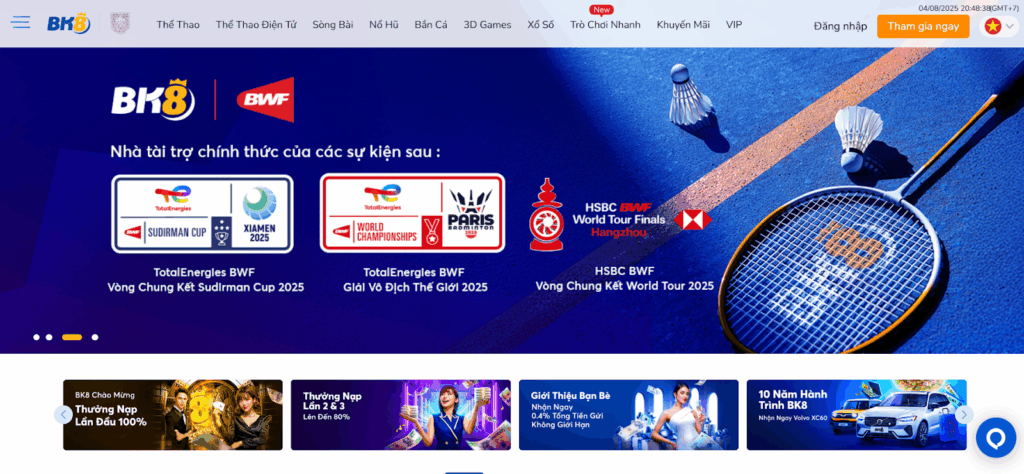 Trang chủ của một trang web giới thiệu các sản phẩm dụng cụ cầu lông, logo sự kiện và banner cho các giải đấu BWF sắp tới. Thanh điều hướng và các phần quảng cáo hiển thị rõ ràng.